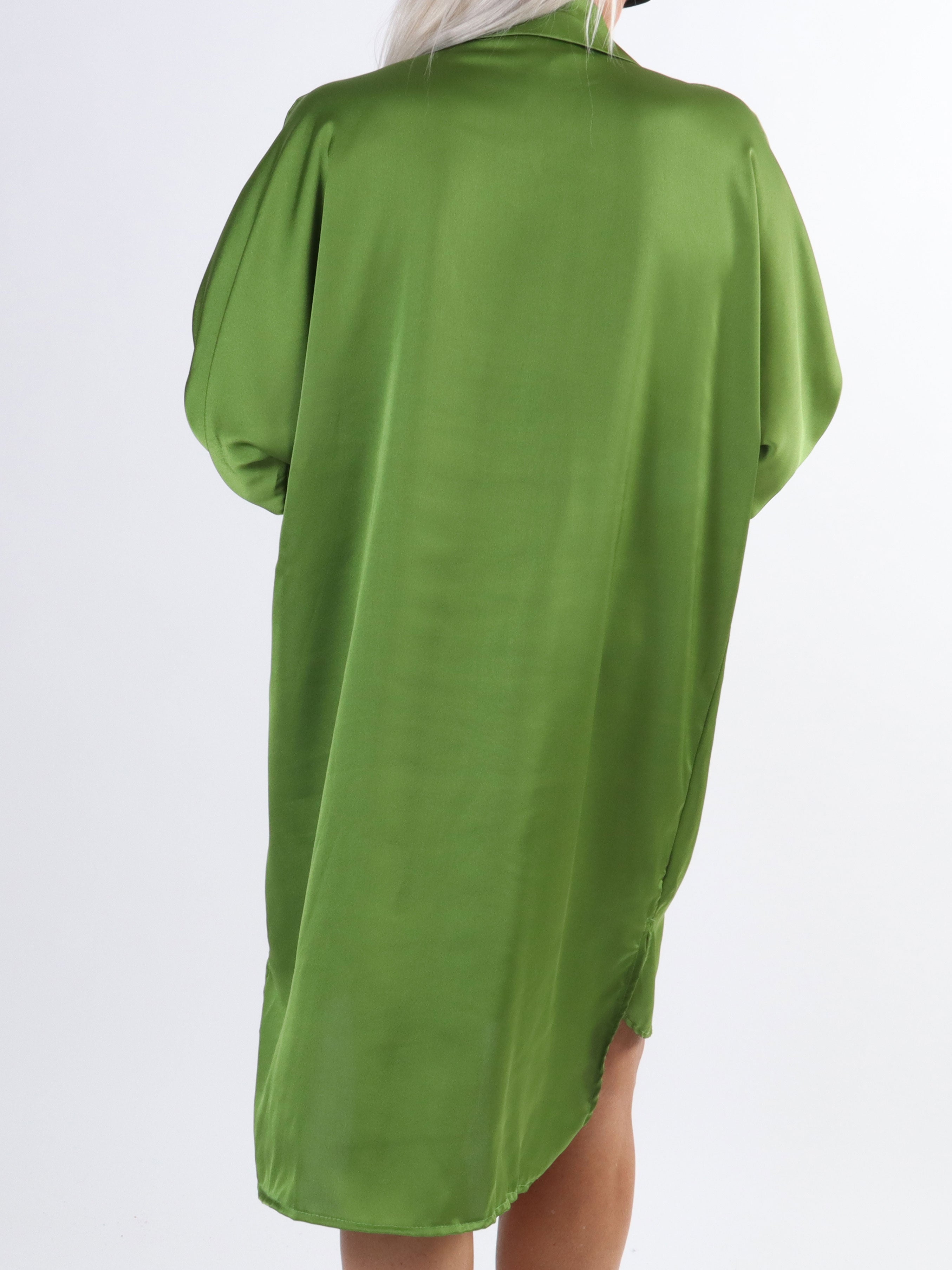 Hassel - Fin plus size skjortklänning i sidenlook - Pink